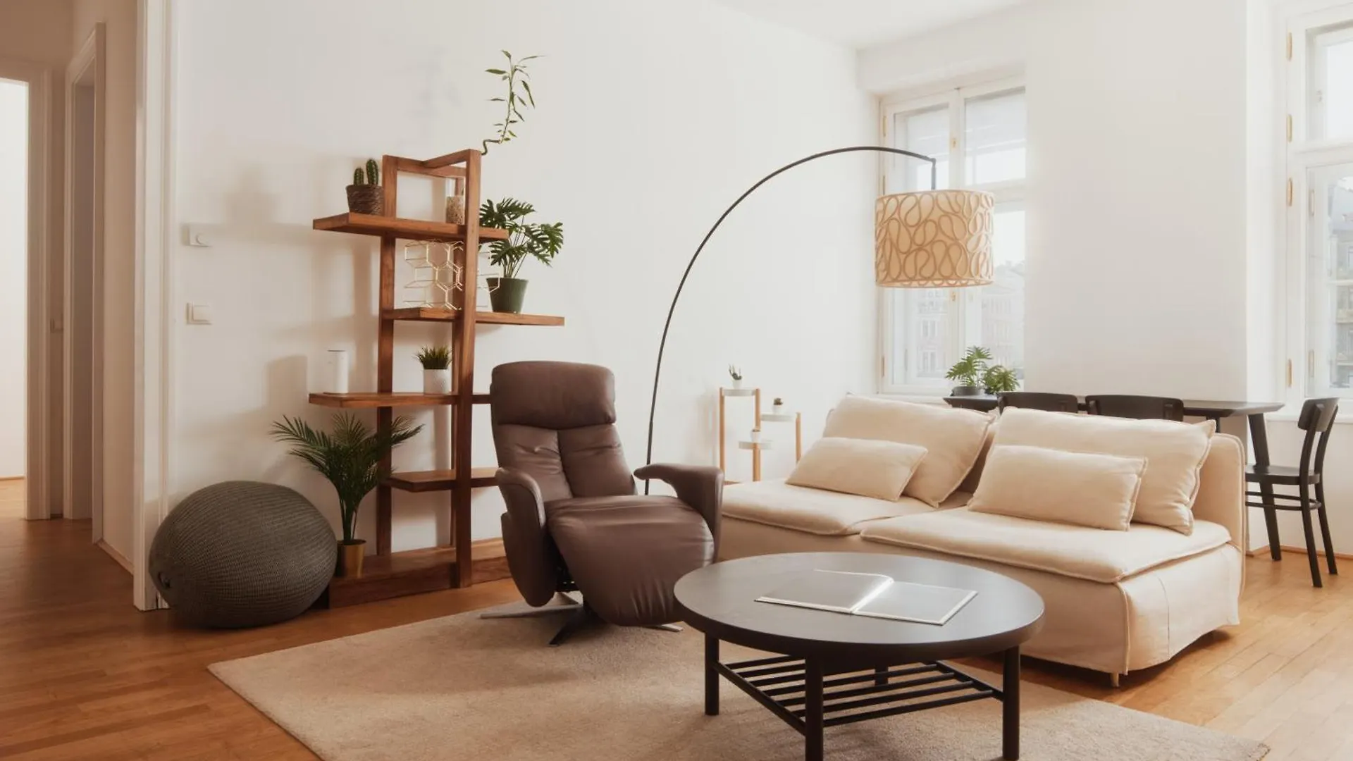 Premium Apartments Near Naschmarkt In Central Wien 24H Check-In Austria