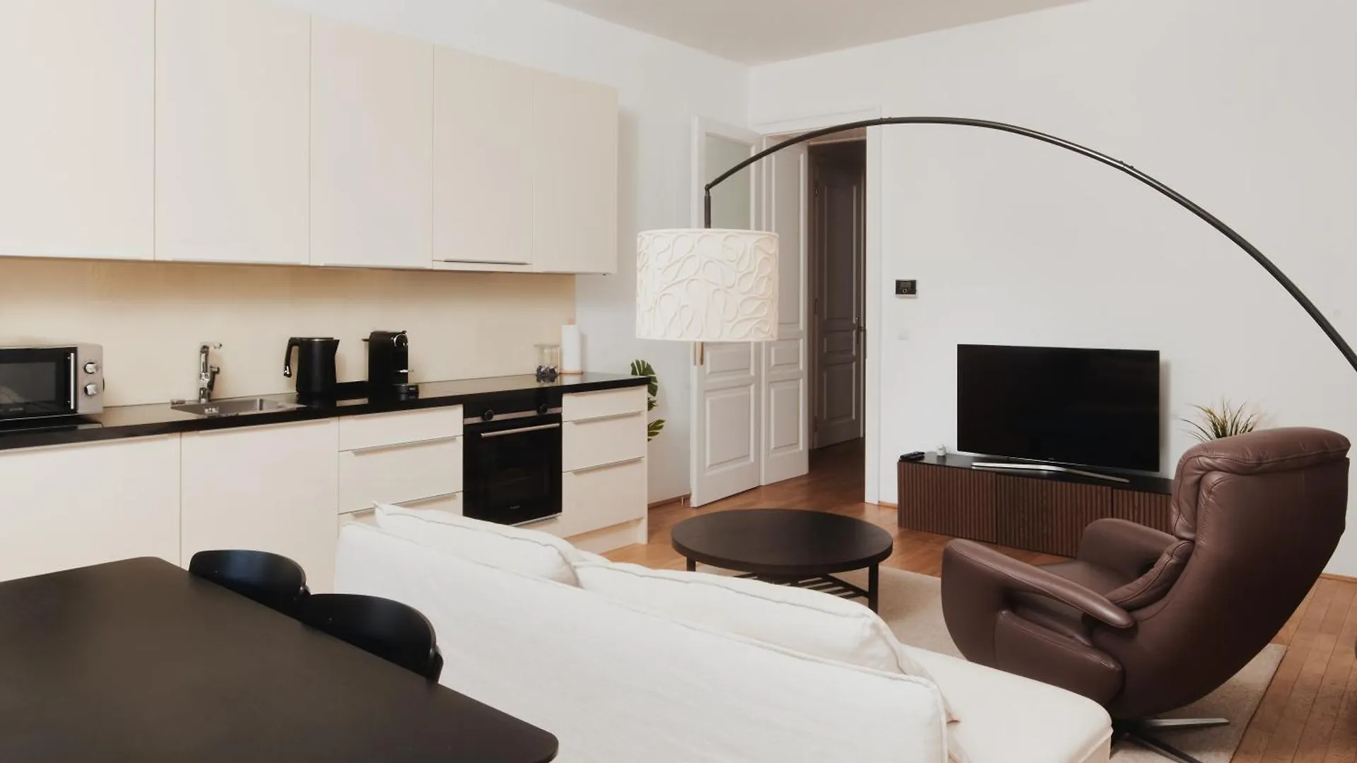 Premium Apartments Near Naschmarkt In Central Wien 24H Check-In 0*, Vienna