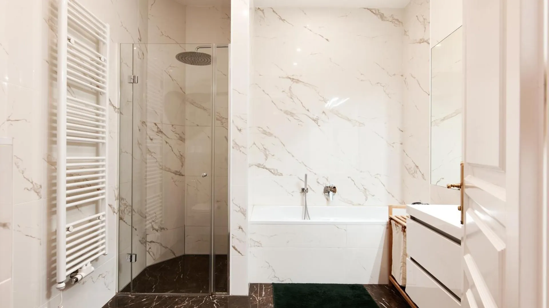 Premium Apartments Near Naschmarkt In Central Wien 24H Check-In  Vienna