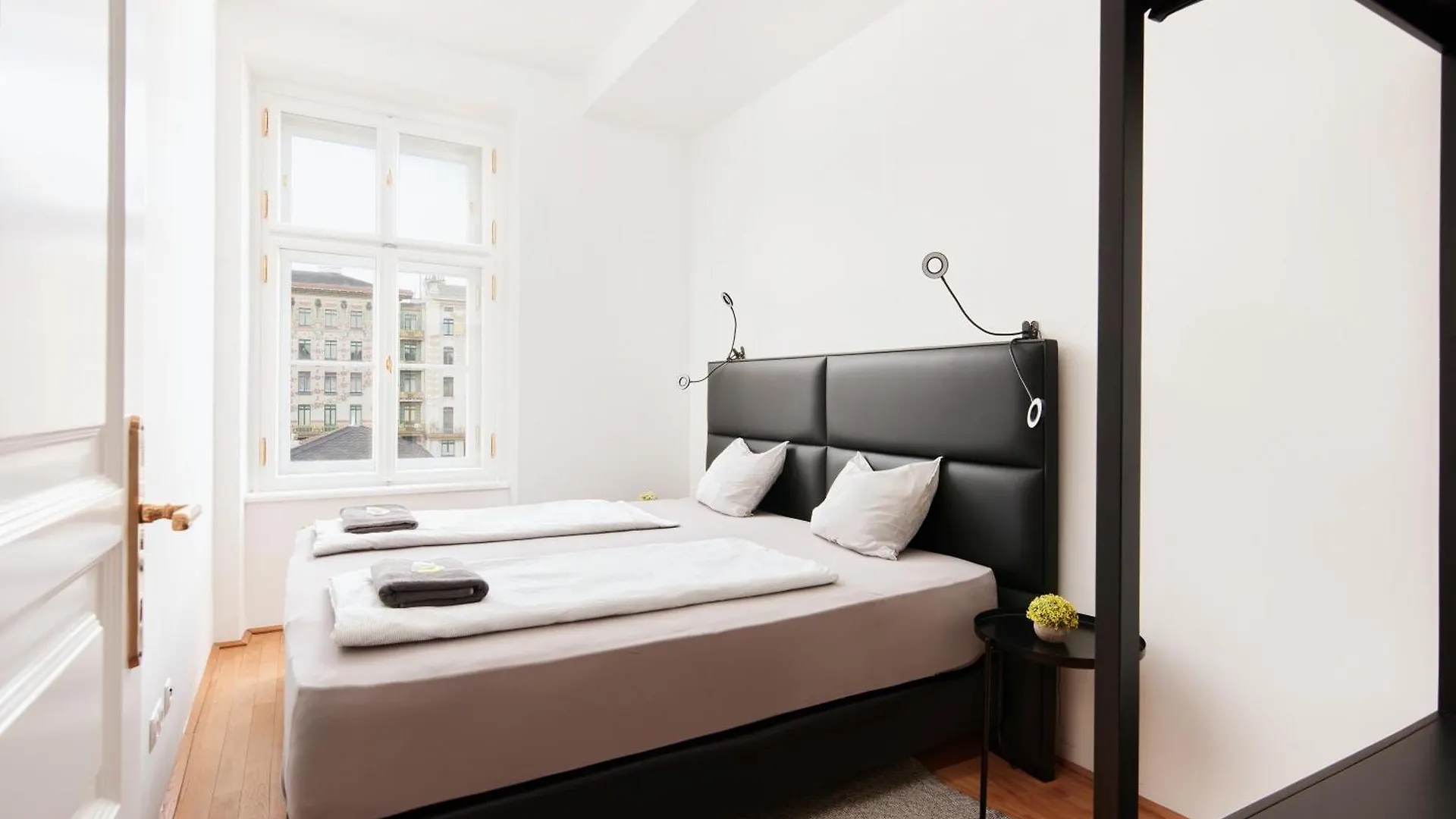 Premium Apartments Near Naschmarkt In Central Wien 24H Check-In Austria