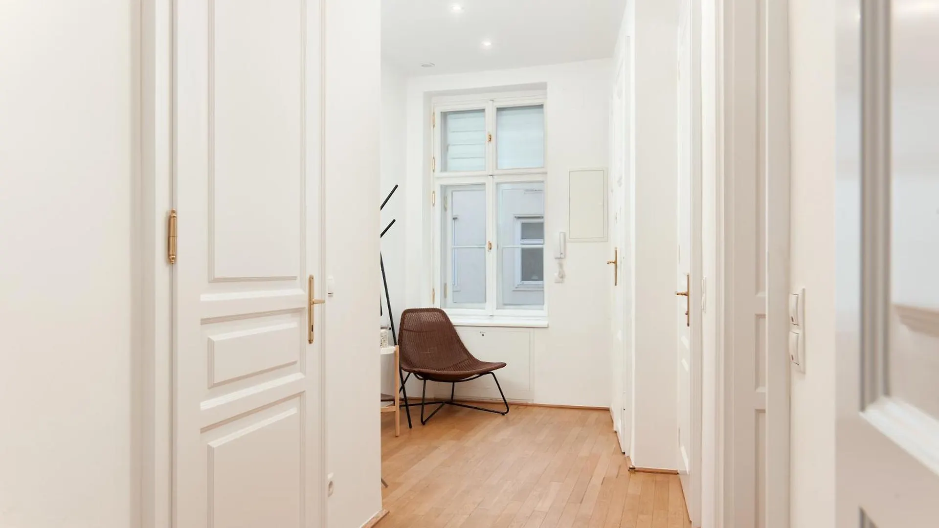 Premium Apartments Near Naschmarkt In Central Wien 24H Check-In Vienna