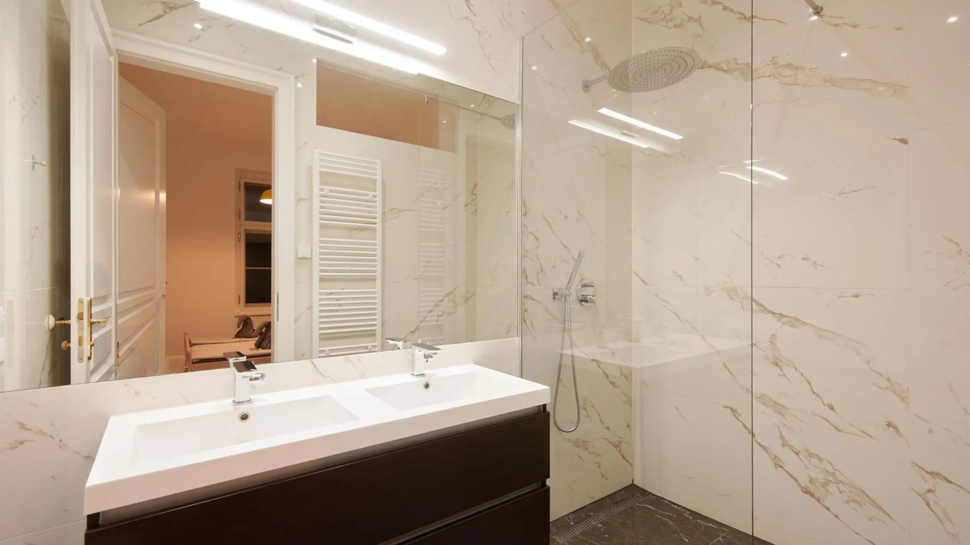 Premium Apartments Near Naschmarkt In Central Wien 24H Check-In 0*, Vienna