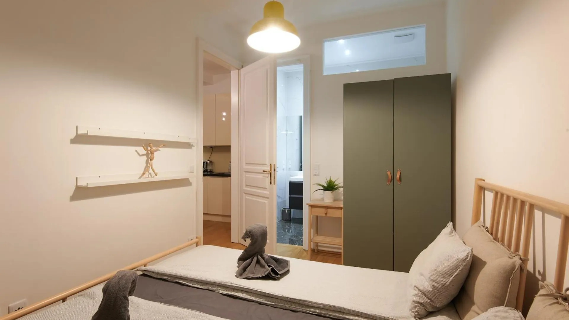 Premium Apartments Near Naschmarkt In Central Wien 24H Check-In Austria
