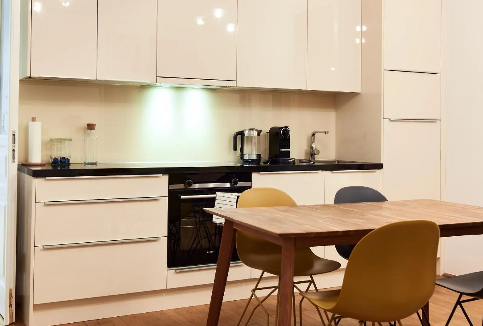 Premium Apartments Near Naschmarkt In Central Wien 24H Check-In Austria